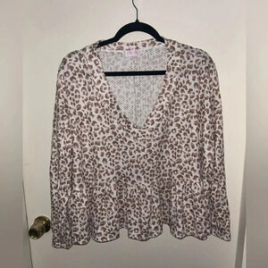 😍Pink Lily size small vneck blouse 😍